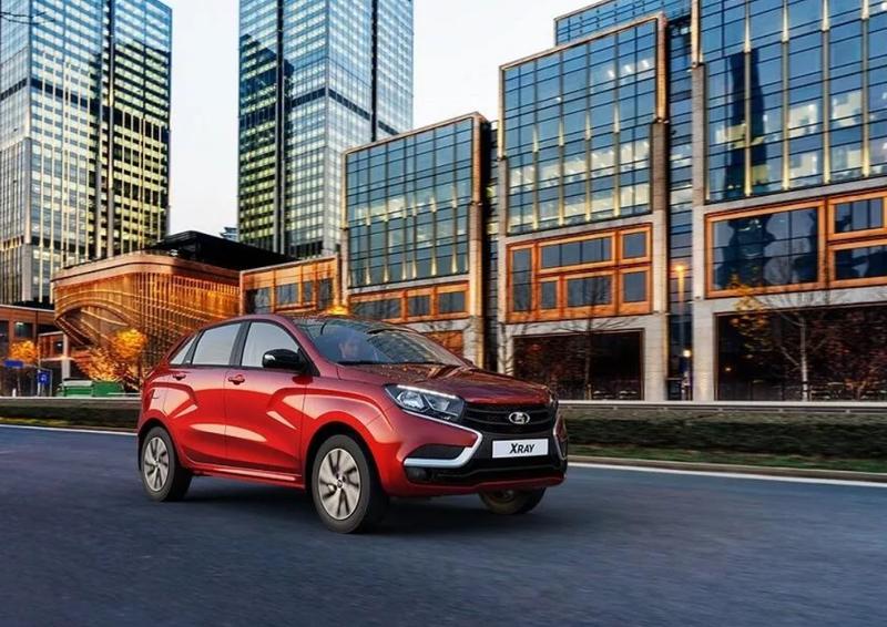     Lada Xray    ,   Largus  