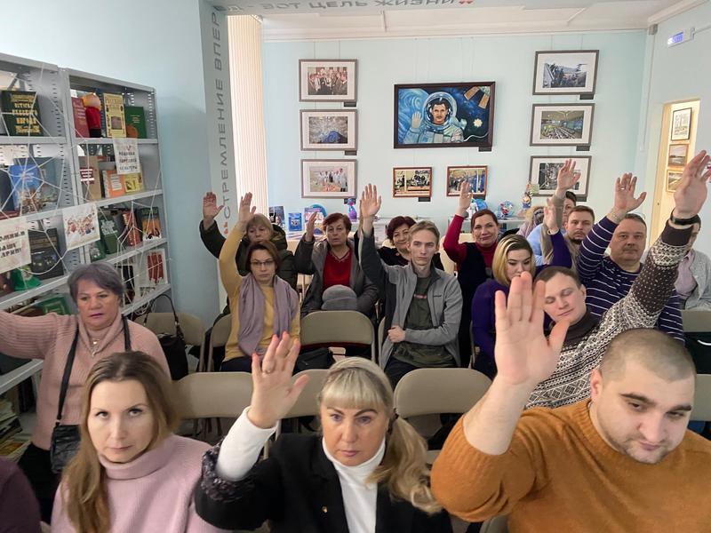 ����� - ������� � ��������������, ����� - ������ � �������: � ������� ����� ��������� ������ �����������