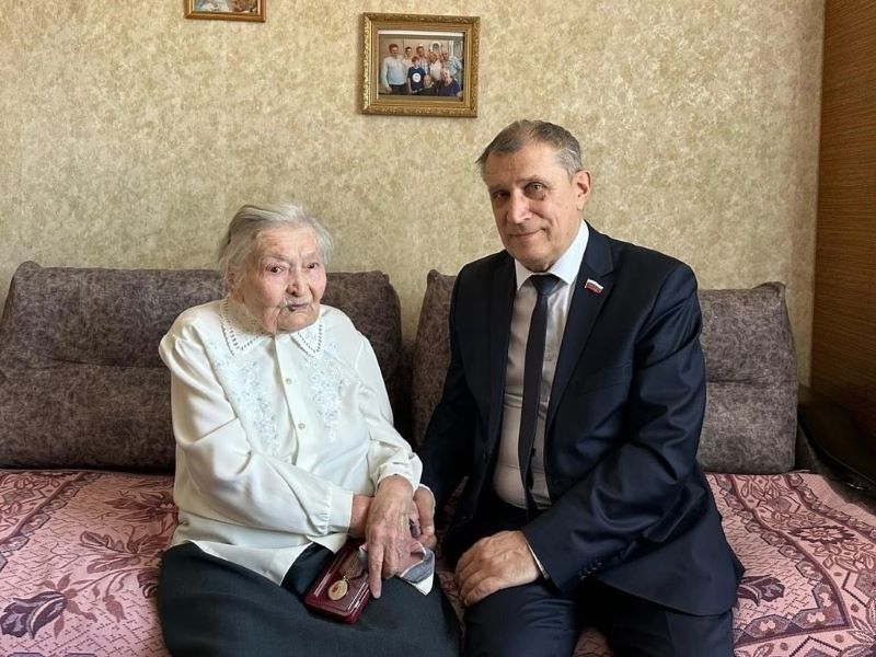 ������� ���������� ����������� 100 ���: ������������ ���� ������� ��������� � ������������ ������� � ��������� �����