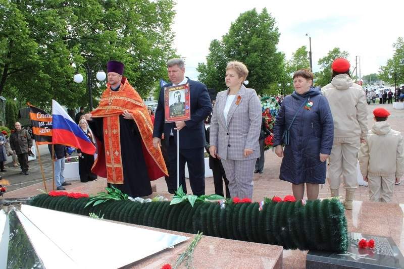 � ���������� ������ ������������ �������� 80-����� ������ � ������� ������������� �����