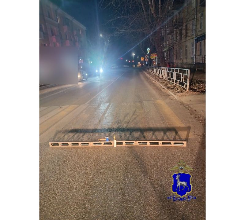 Немецкая иномарка сбила молодую женщину прямо на «зебре» в центре Сызрани
